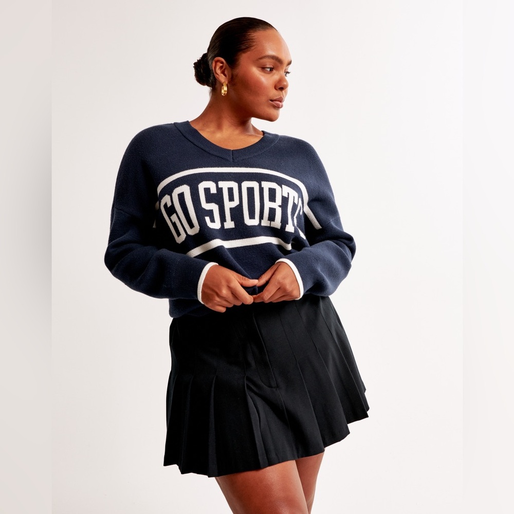 A&F Go Sports! V neck sweeter in navy.